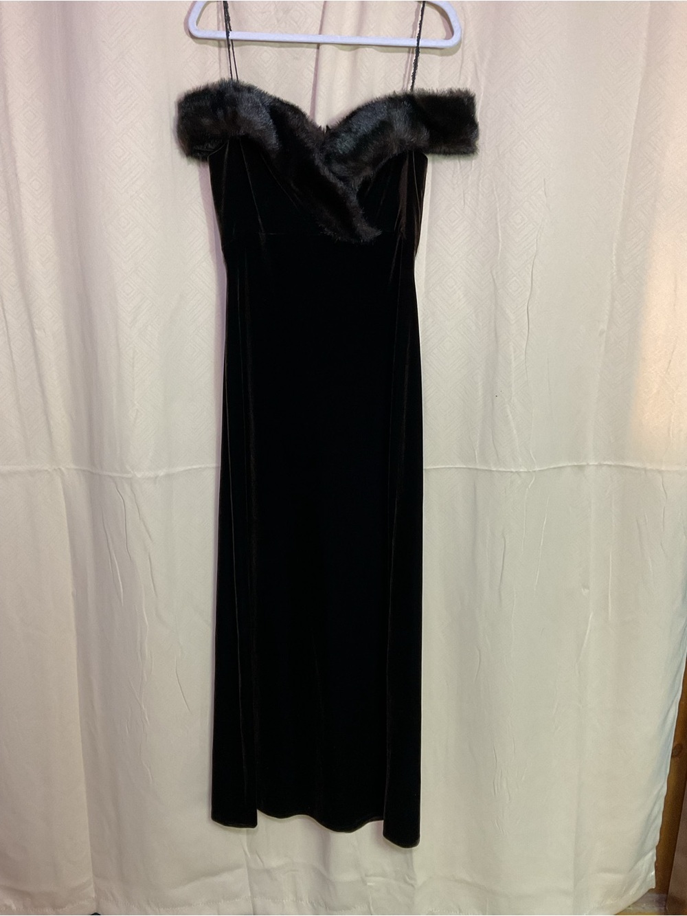 Cachet Vintage Off Shoulder Brown Velvet Formal Gown With Faux Fur Trim Collar